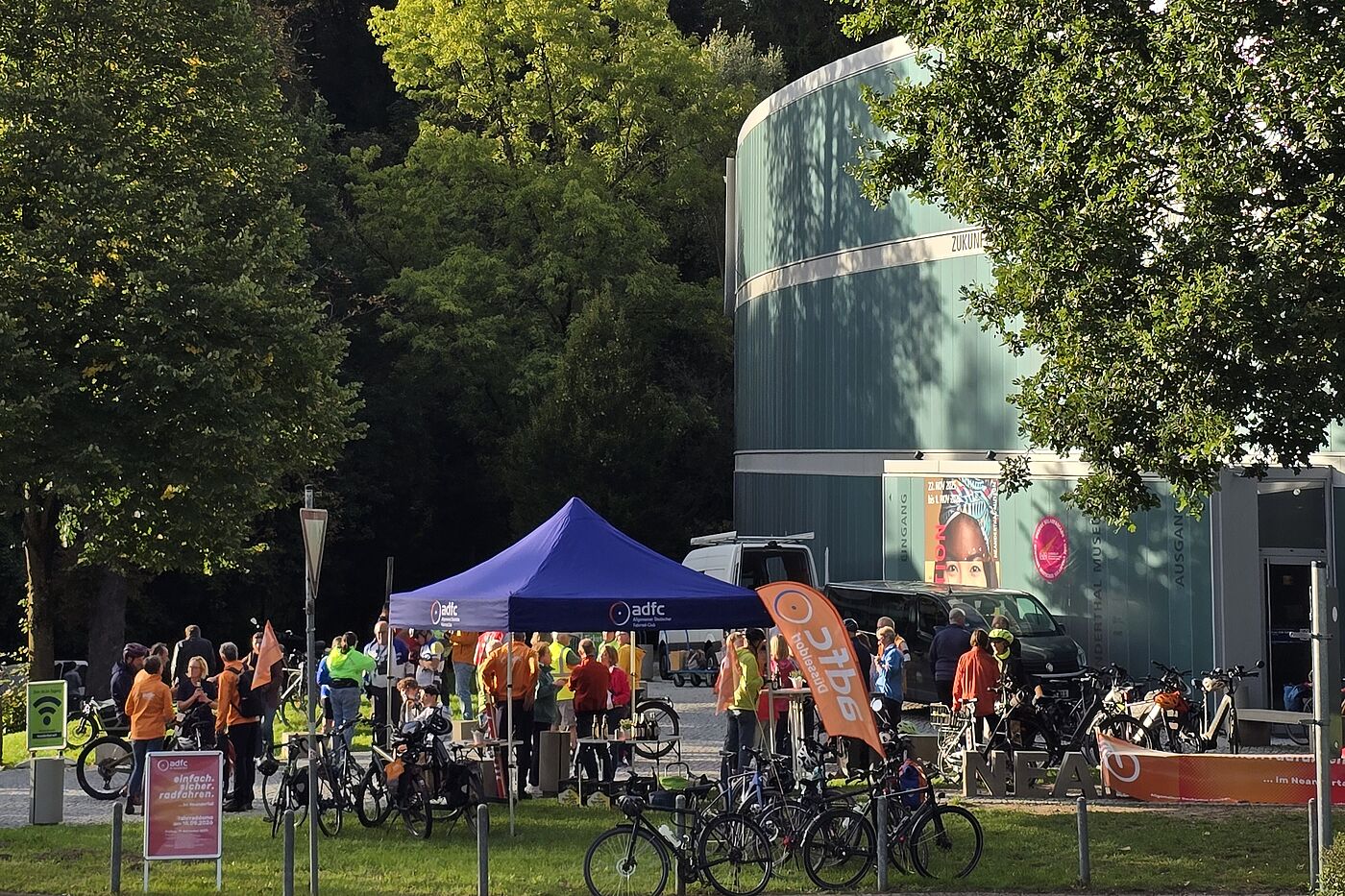 einfach.sicher.radfahren...im Neandertal einfach.sicher.radfahren...im Neandertal