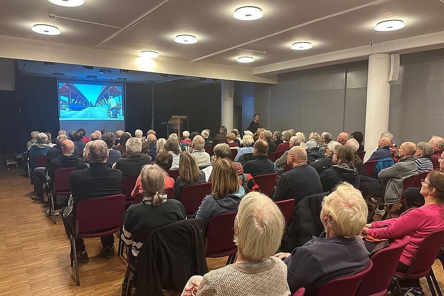 Filmabend im Flügelsaal Filmabend im Flügelsaal